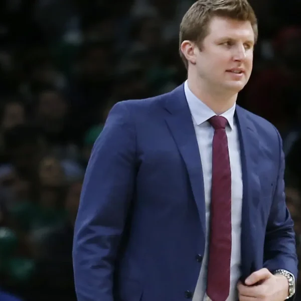 Asystent NOLA głównym trenerem Iona University