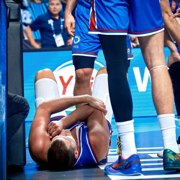 Niesamowity Jokić wprowadza Serbię do 1/8 finału