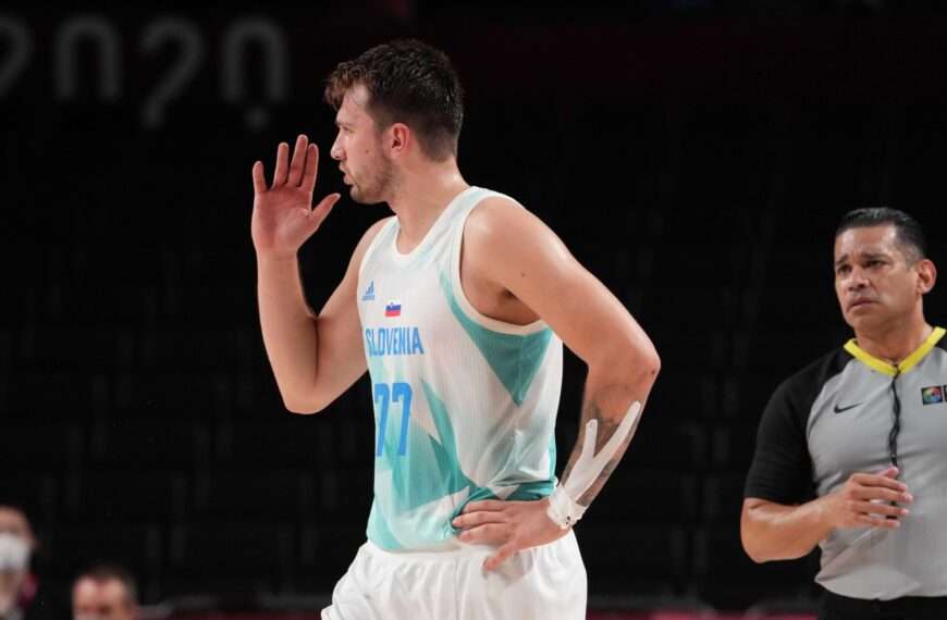 Doncic prowadzi Słowenię do fazy pucharowej