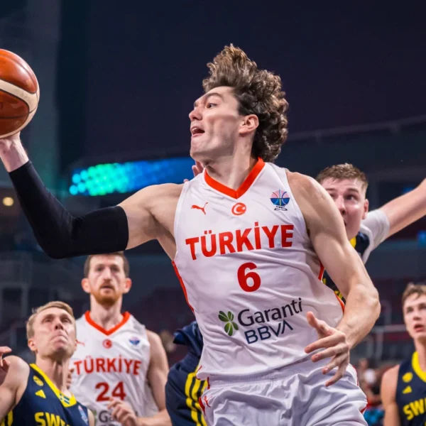 EuroBasket 2025: Turcja po 16 latach wraca do ćwierćfinału – Sengun znów bohaterem