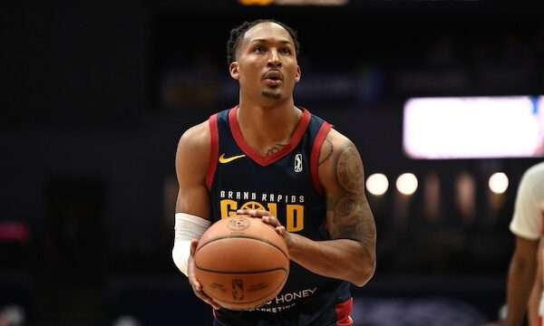 NBA: Heat podpisują czterech zawodników na kontrakty Exhibit 10