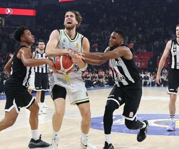 EUROPA: Fenerbahce sięga po Superpuchar Turcji