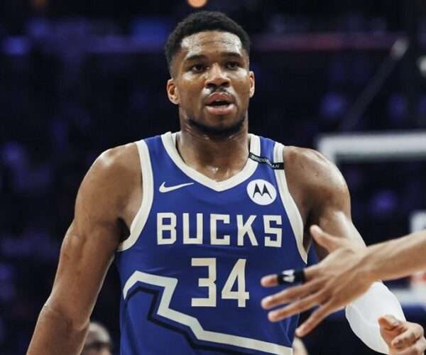 Giannis wraca do treningów z Bucks