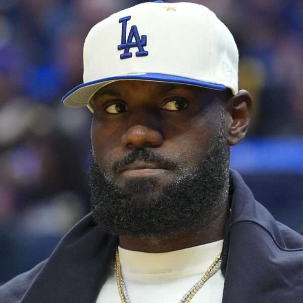 Insider studzi plotki o zakończeniu kariery LeBrona Jamesa