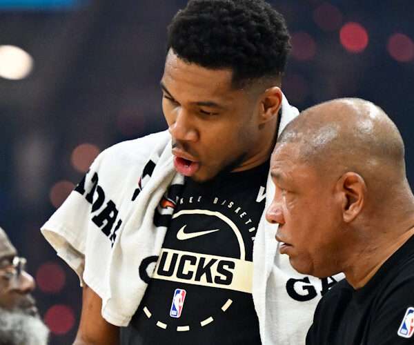 Dwóch nowych chętnych na Giannisa Antetokounmpo