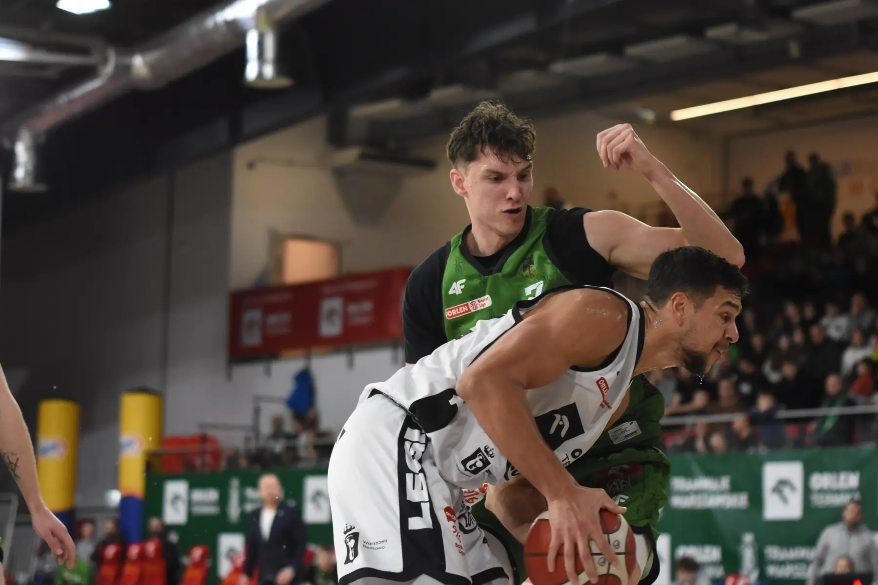 Legia Warszawa pokonuje MKS