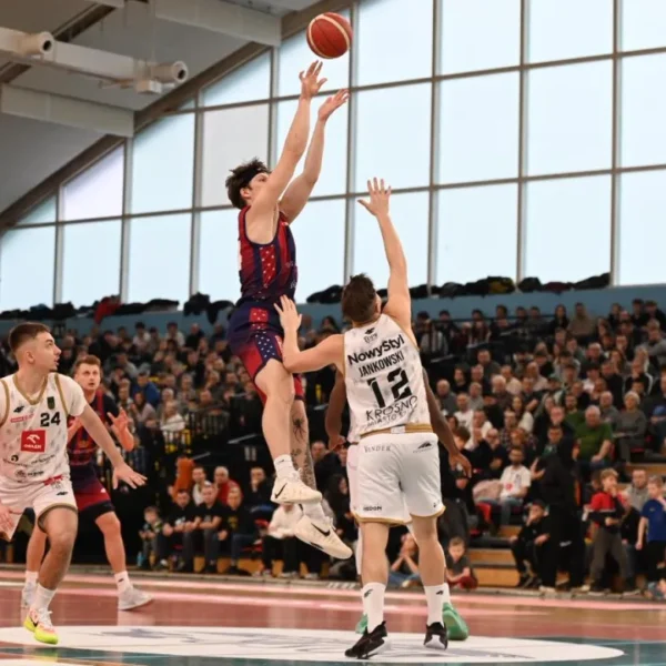 King pokonuje Miasto Szkła w Krośnie