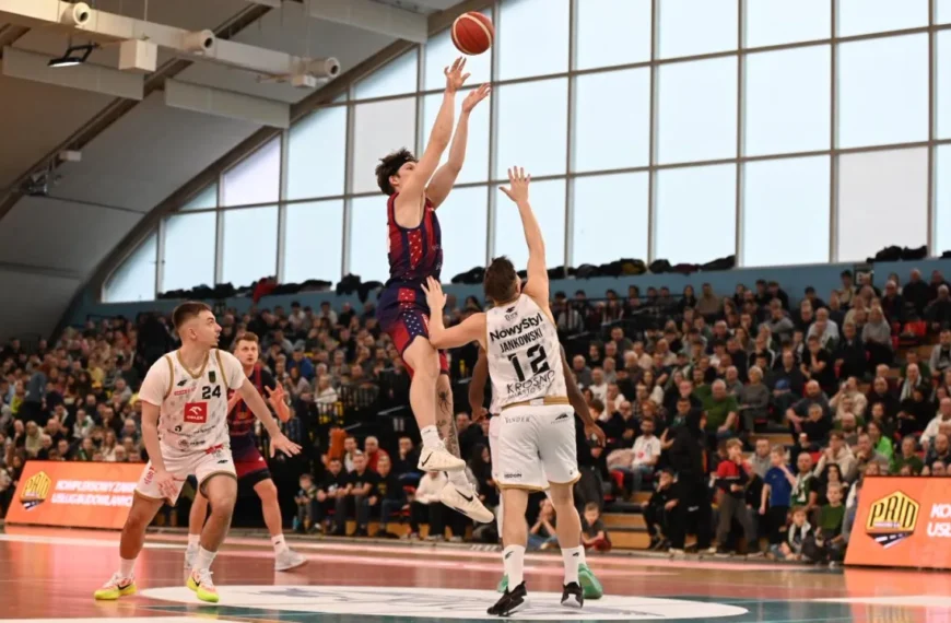 King pokonuje Miasto Szkła w Krośnie