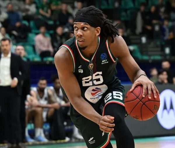 Gray bohaterem! WKS Śląsk wygrywa thriller w Warszawie