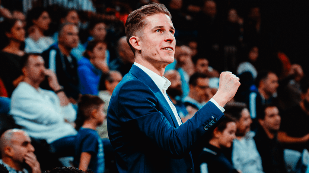 Julius Thomas Paris Basketball young head coach