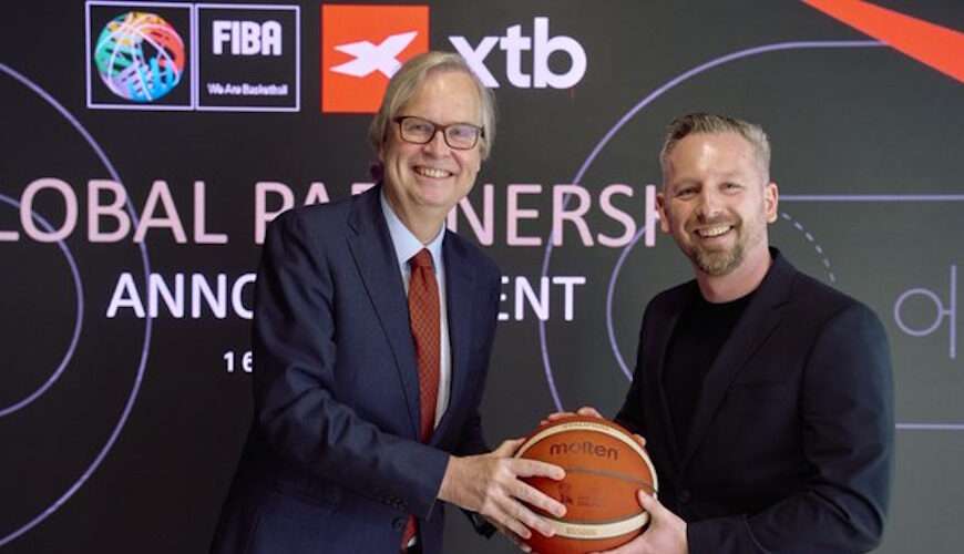 Wielki debiut na światowych parkietach: XTB Globalnym Partnerem FIBA do 2027 roku!