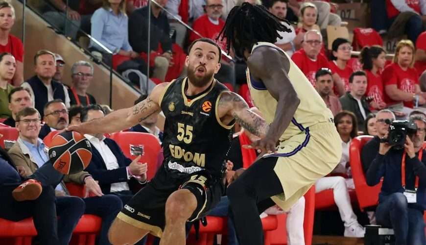 Mike James Olympiacos
