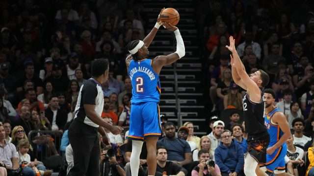 OKC miażdżą Suns i meldują się w II rundzie